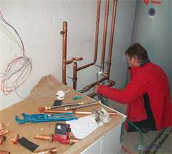 地源热泵维修保养合同模板_壁挂炉e1是什么故障